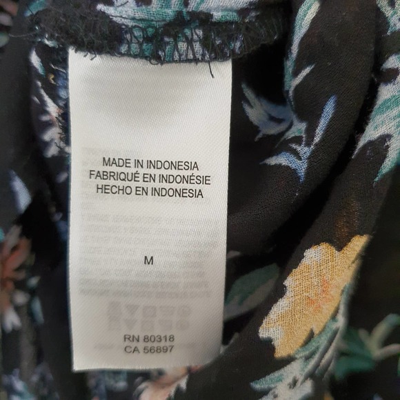 Lucky Brand Black Floral V-Neck Button Front Ruffled Peplum Top Size Medium - Picture 9 of 10